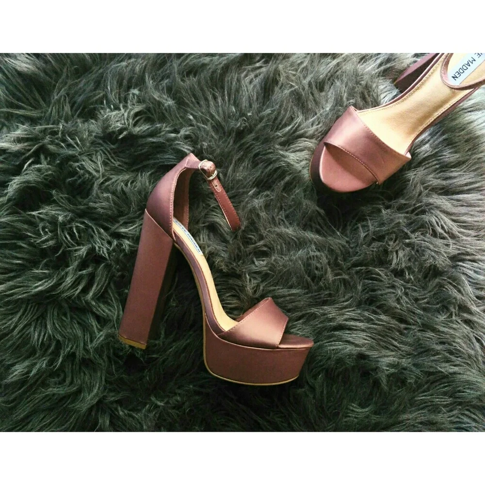 Steve Madden | Gonzo Satin Ankle Strap Block Heels - Picture 2 of 8